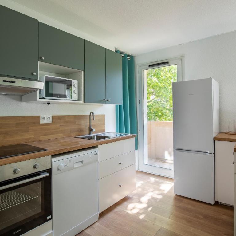 T4 climatisé au pied des rempart avec Parking - Apartment mit 3 Schlafzimmern - 5