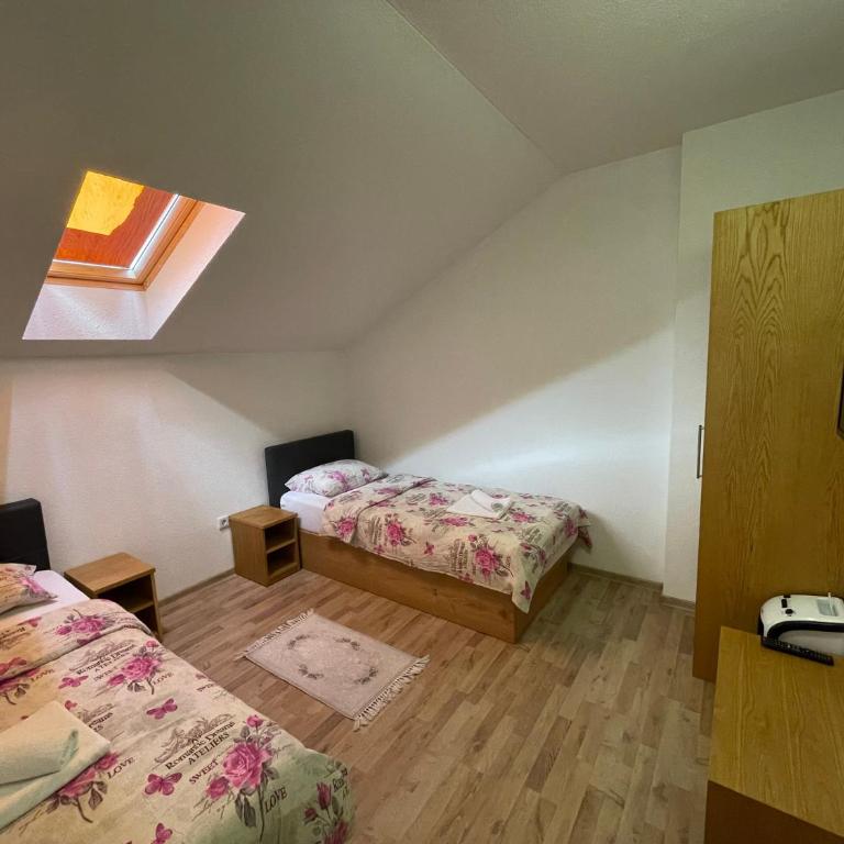 Villa Maja - Three-Bedroom Apartment - 15