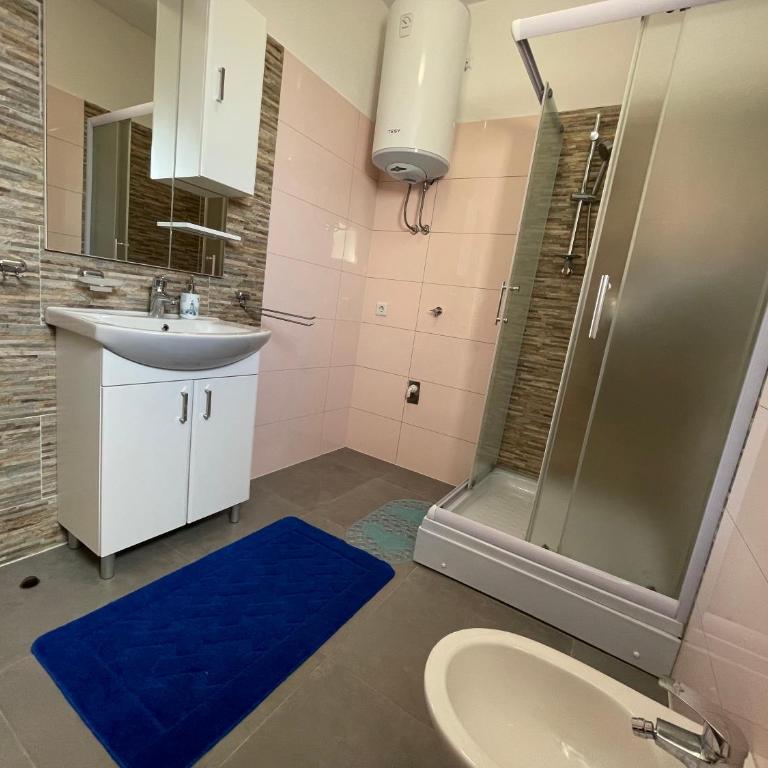 Villa Maja - Comfort Triple Room with Shower - 15