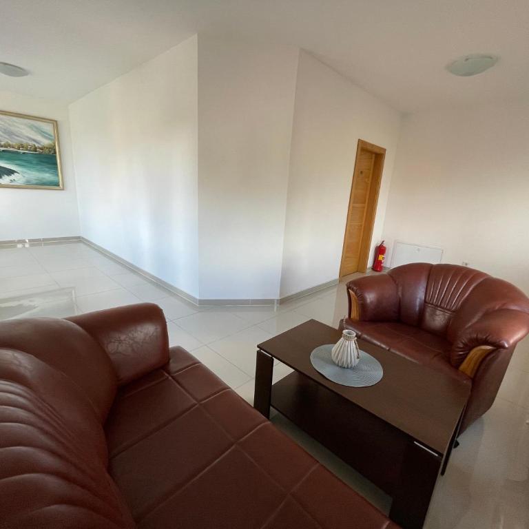 Villa Maja - Three-Bedroom Apartment - 32