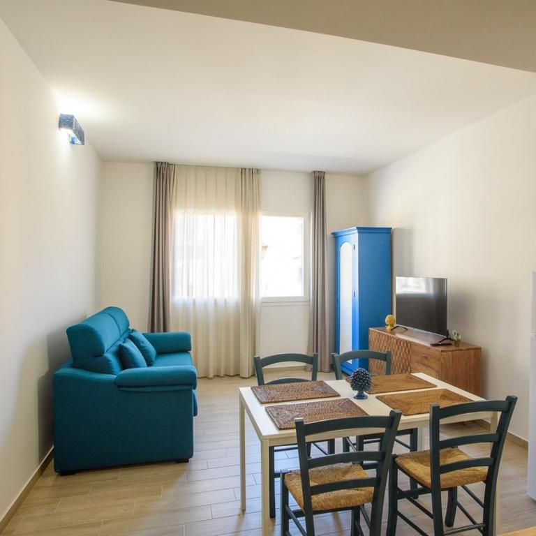 CENTRAL STATION APARTMENTS - Fanale Rentals - Deluxe Apartment - 16