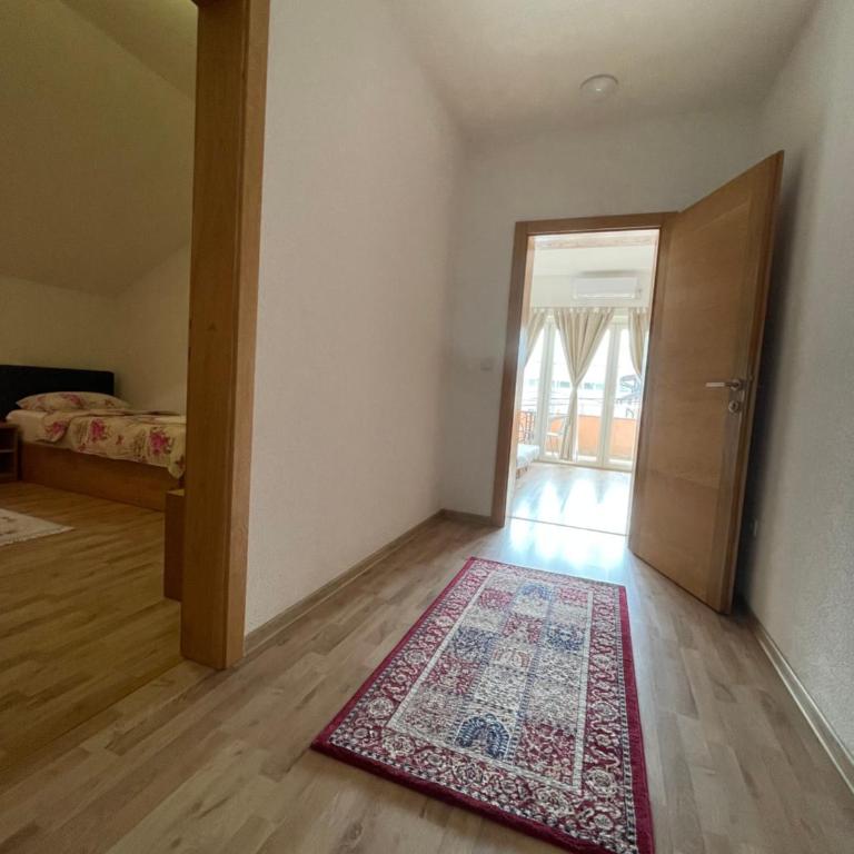 Villa Maja - Three-Bedroom Apartment - 18