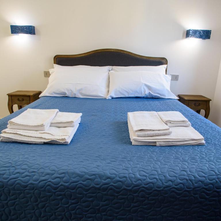 CENTRAL STATION APARTMENTS - Fanale Rentals - Deluxe Apartment - 14
