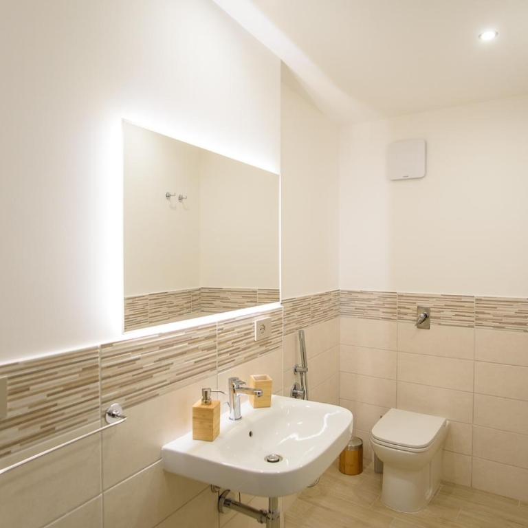 CENTRAL STATION APARTMENTS - Fanale Rentals - Superior Apartment - 19