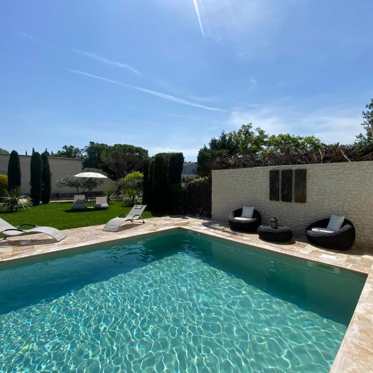 Mas Beau Soleil & Spa Cottages DeCharme avec Jacuzzi&Jardin Privés - Maison de Vacances - 13