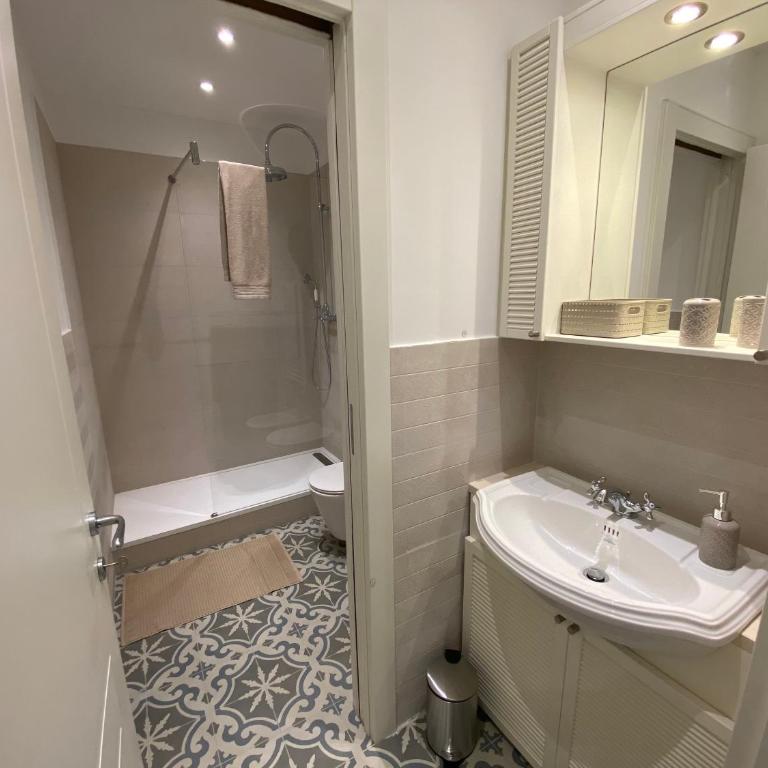 Suites 5 Stelle nel Borgo di Varazze - Appartamento con Vista Giardino - 10