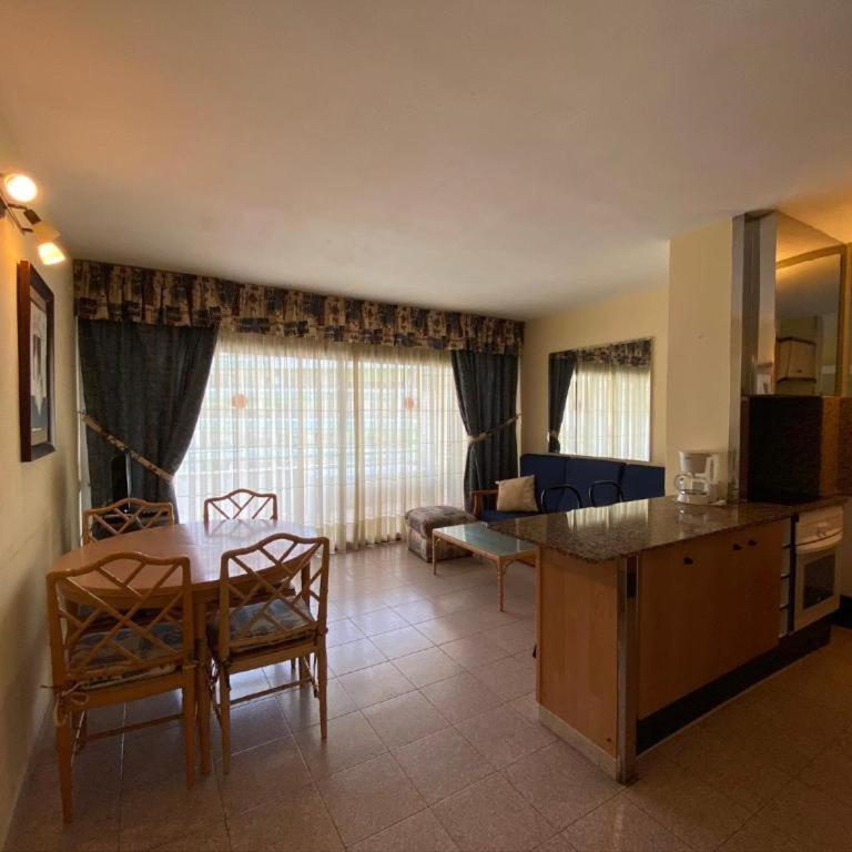 APARTAMENTO CERCA DEL PASEO Y PORT AVENTURA - Apartamento con vistas a la piscina - 2