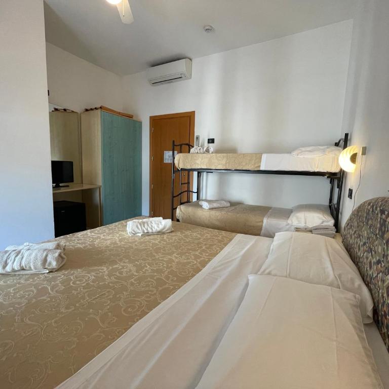 Hotel Marina Depandance - Camera Quadrupla Comfort - 7
