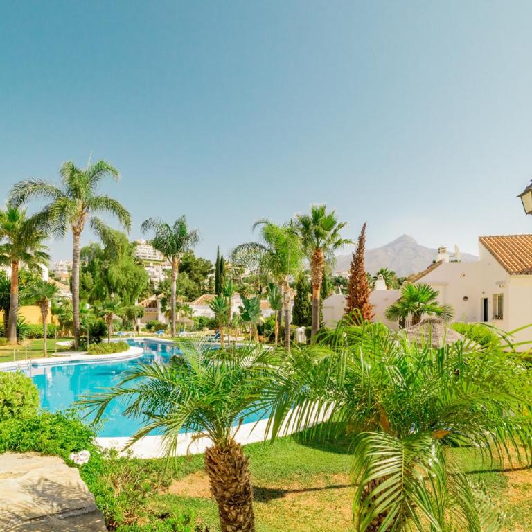 Cozy 2 Bedroom Apartment in Nueva Andalucia - Apartment with Terrace - 2