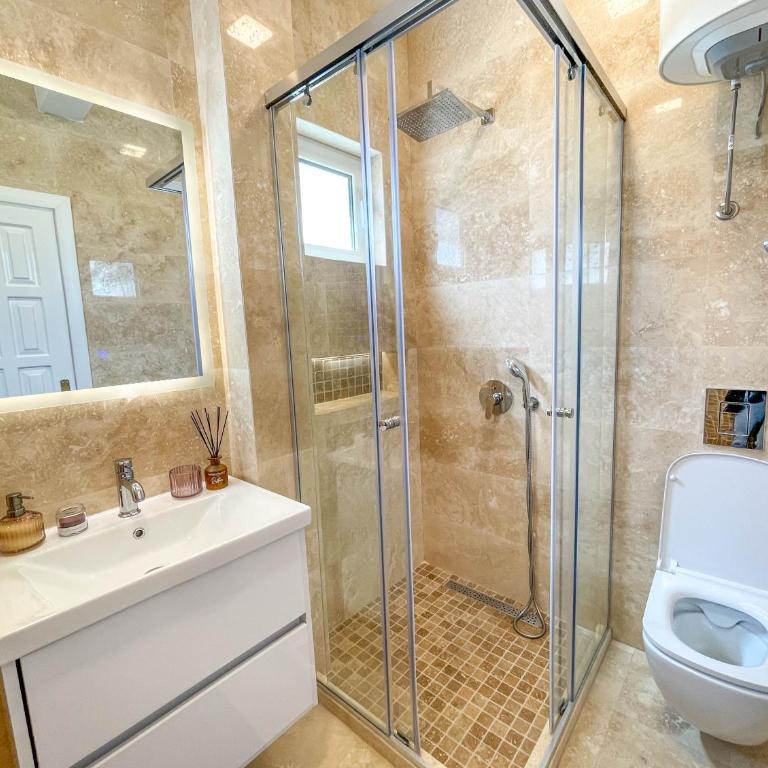 B&B Lovac - Suite sa Bračnim Krevetom (King-size) i Pogledom na Bazen - 5