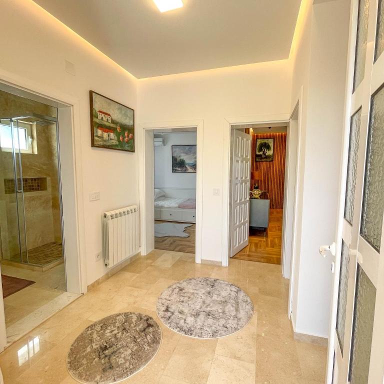 B&B Lovac - Suite sa Bračnim Krevetom (King-size) i Pogledom na Bazen - 11