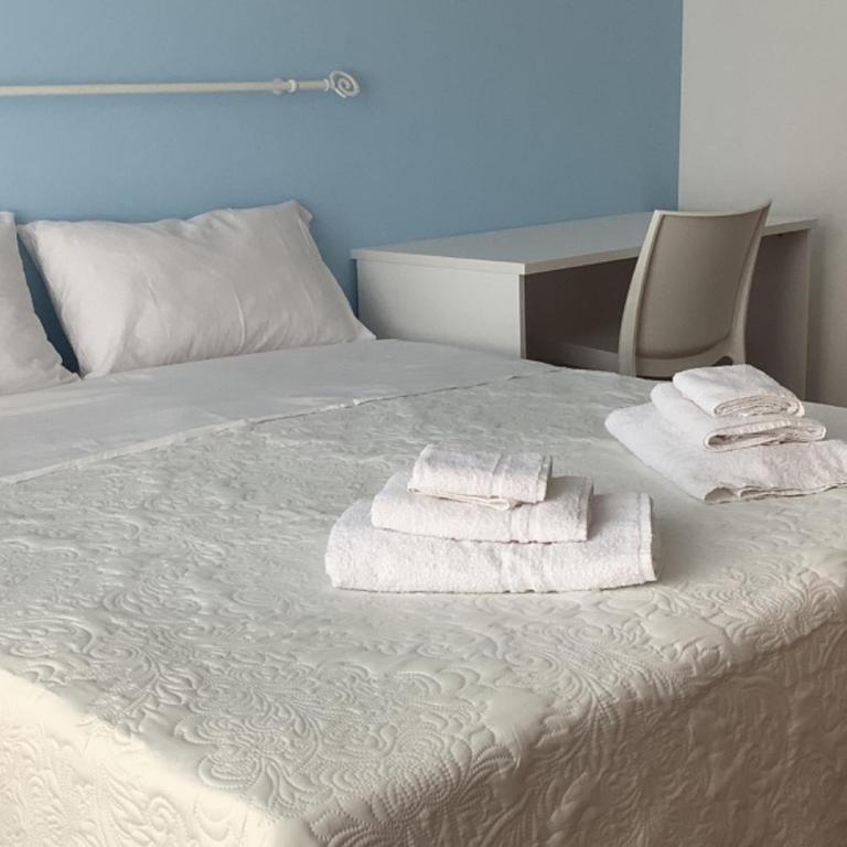 Leo's Home - Three-Bedroom Apartment - 15