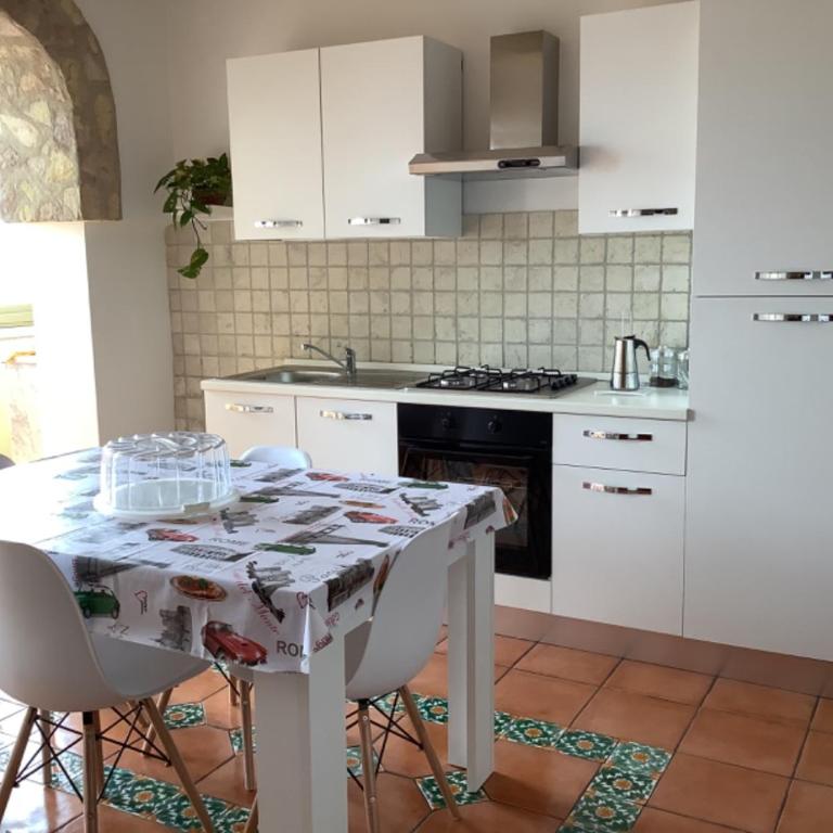 Leo's Home - Three-Bedroom Apartment - 21