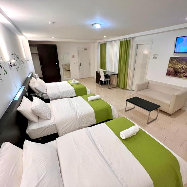 Destiny Hotel - Superior Quadruple Room - 5