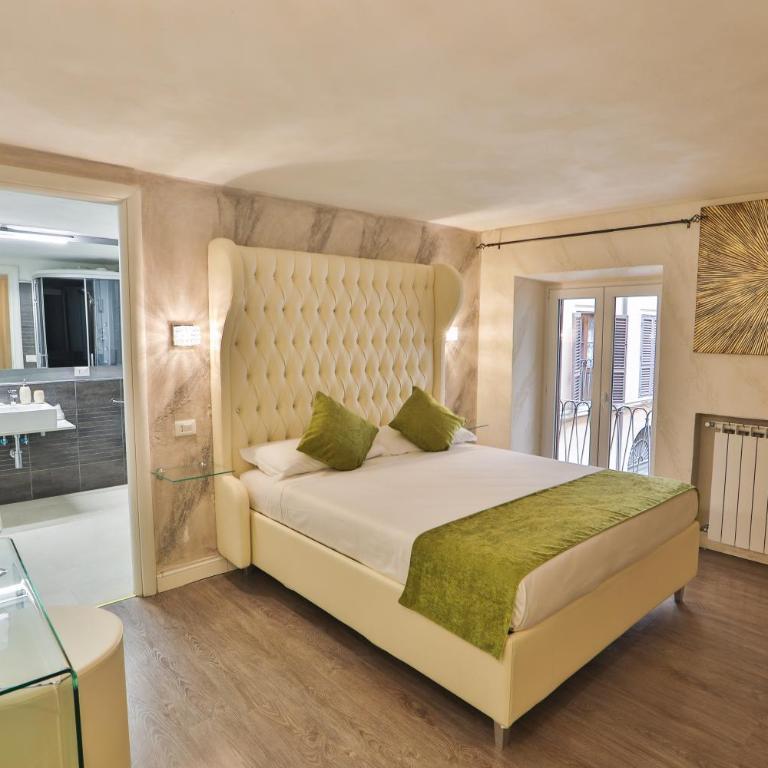 Grottini Luxury Suites ~ Pantheon - Deluxe Double Room with Balcony - 4