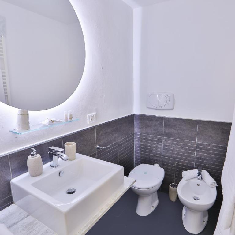 Grottini Luxury Suites ~ Pantheon - Superior Double Room - 3