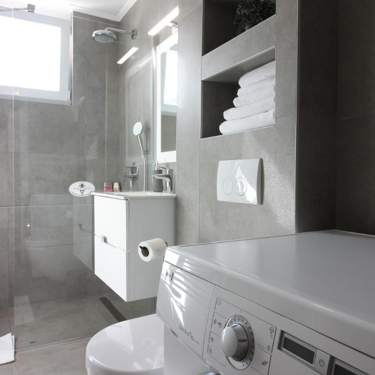 Lovely Apartment - One-Bedroom Apartment - 10