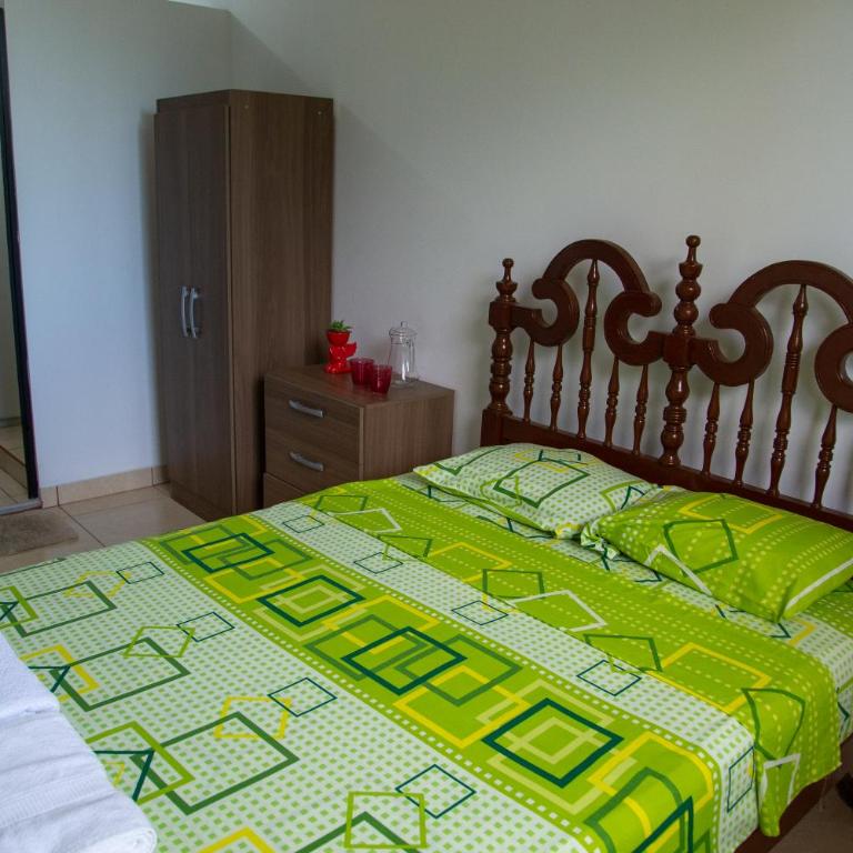 ALOJAMIENTO FAMILIAR ORQUIDE@S - Habitación Deluxe - 1 cama grande - 5