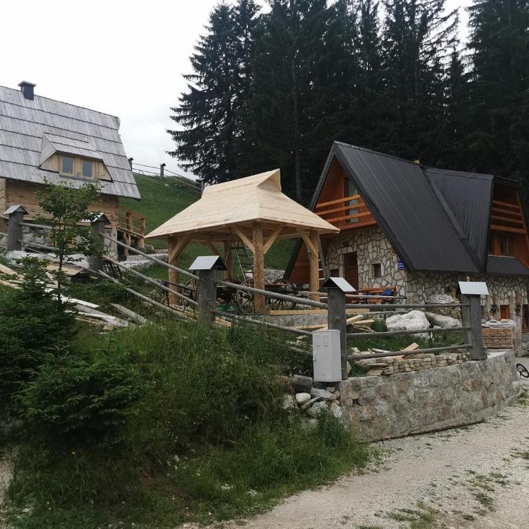 Guesthouse Planinarski dom Neviđen'o - Apartment - 4