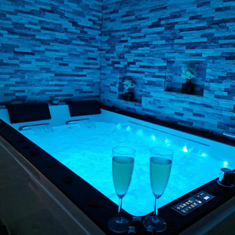 La Suite d'Ysis - Jacuzzi - Saint-Etienne - Apartment mit 1 Schlafzimmer - 11