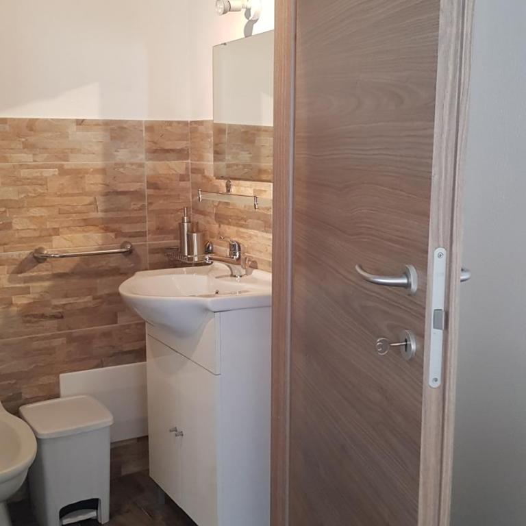 Aliga - Small Double Room - 10