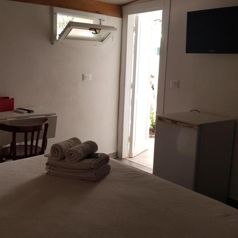 Aliga - Standard Double Room - 7