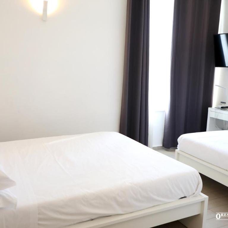 Up Hotel - Deluxe Triple Room - 4