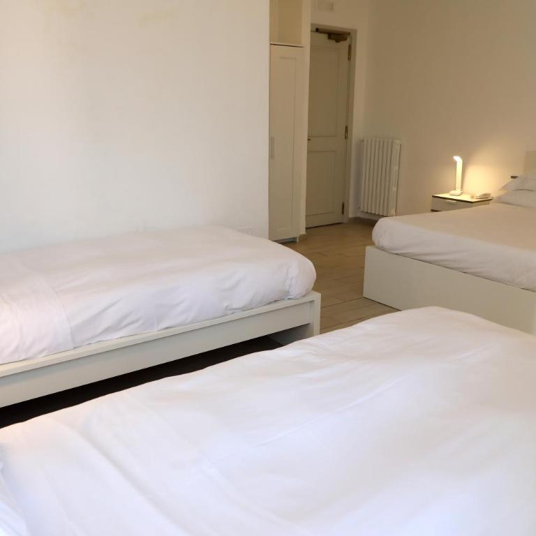 Up Hotel - Deluxe Quadruple Room - 2