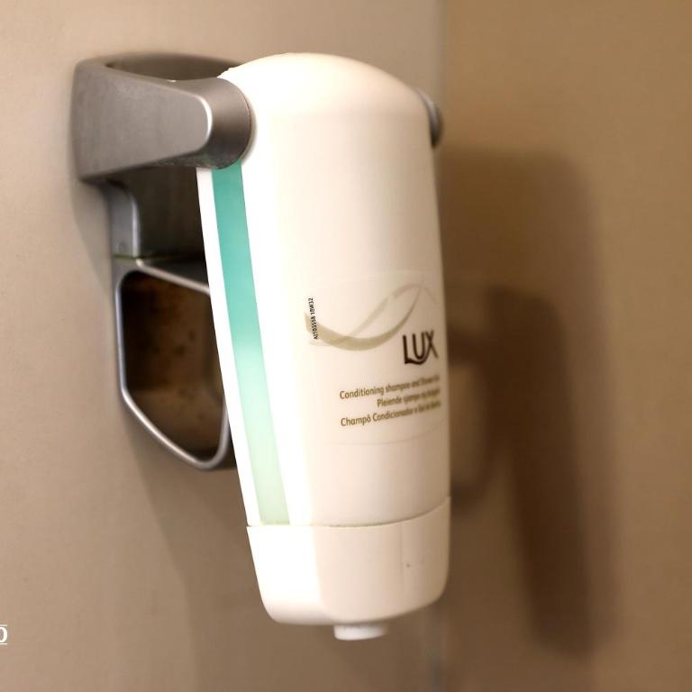 Up Hotel - Deluxe Single Room - 4