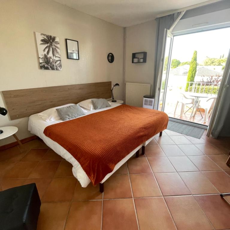 Hôtel Athéna - Chambre Double Confort avec Terrasse - 10