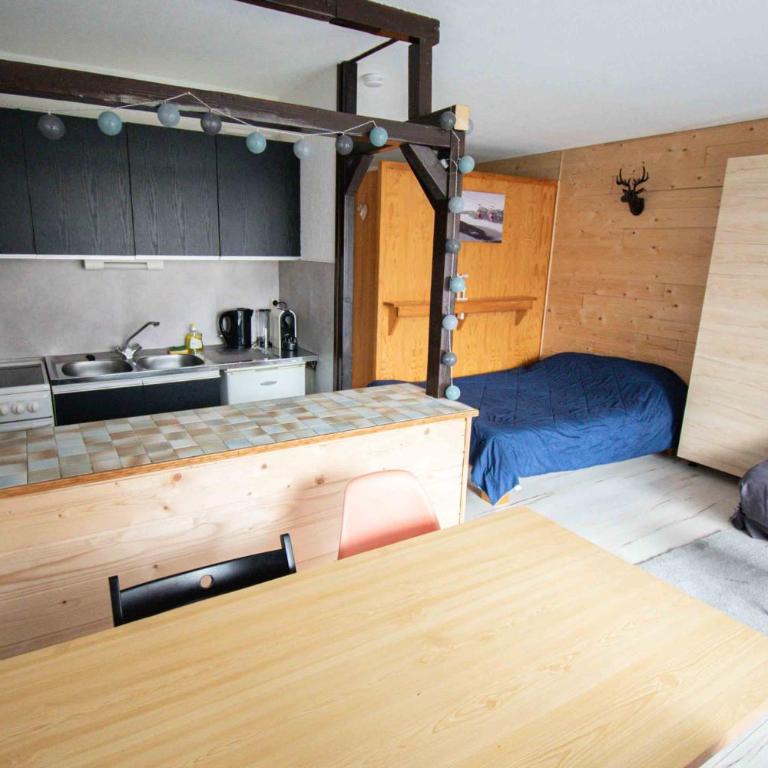 Relai S11 Grand et lumineux studio avec coin montagne 4-6 pers, WIFI, 30m des pistes, grand balcon, DRAPS NON COMPRIS - Studio - Vue sur Montagne - 6