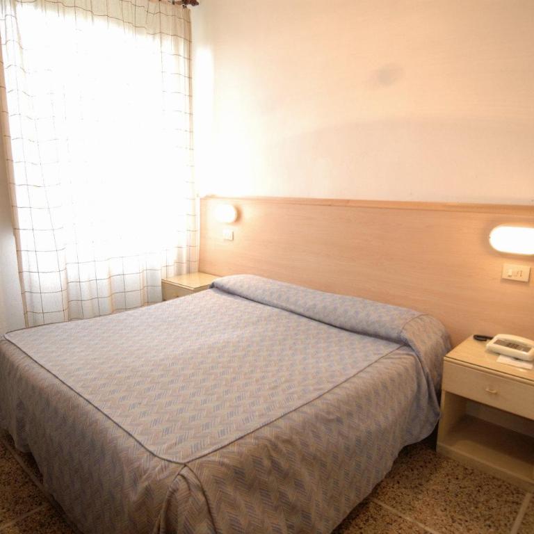 Hotel Moderno - Camera Matrimoniale/Doppia con Letti Singoli con Bagno in Comune - 4