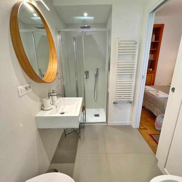 Elicriso Suites - Double Room with Private Bathroom - 13