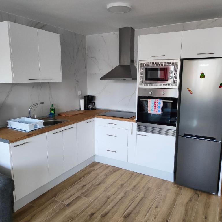 Residencial Los Molinos con piscina, TV internacional y Wifi - One-Bedroom Apartment - 4