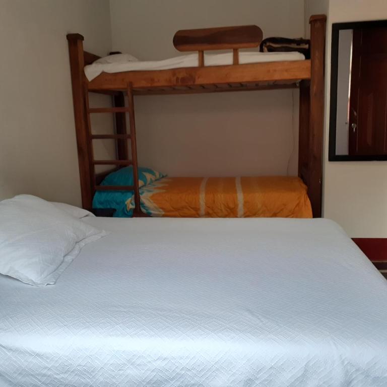 Hostal La Comedia - Double Room with Private Bathroom - 1