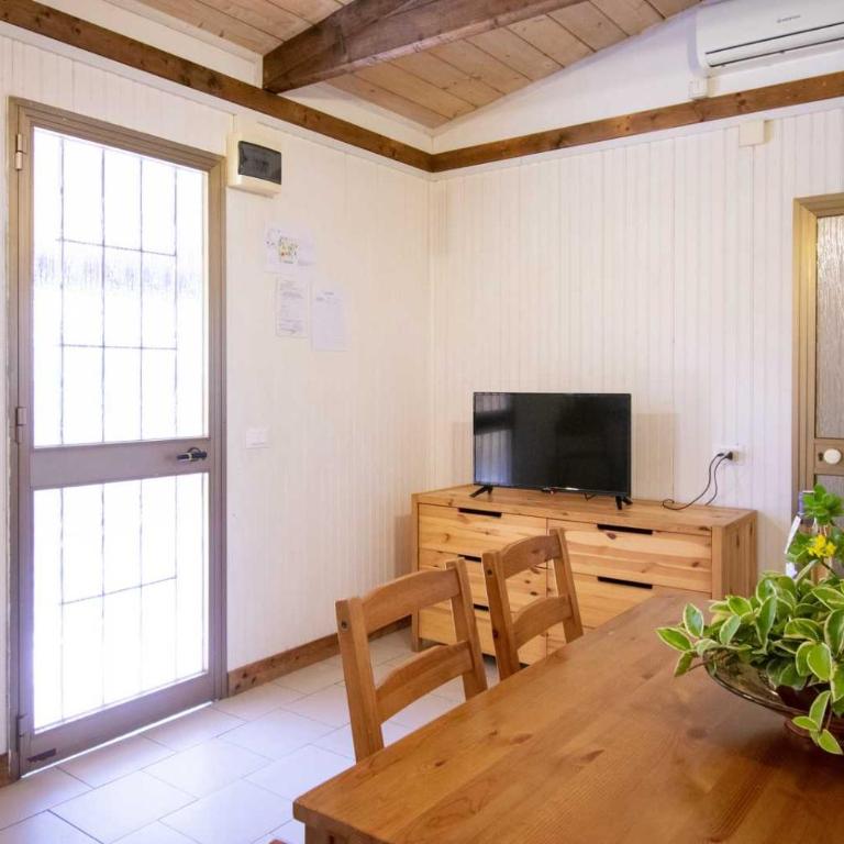 Camping Linus - Bungalow con 2 Camere da Letto - 10