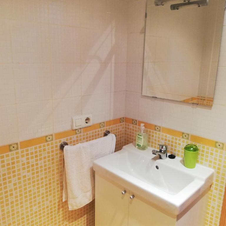 Nice Home Family - Alojamientos La Torre - Three-Bedroom Apartment - 24