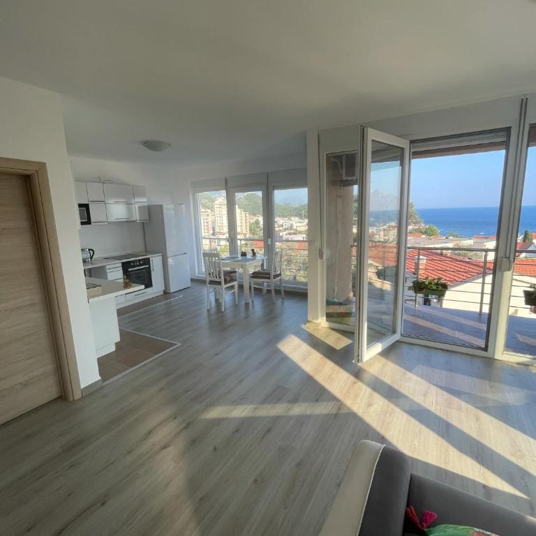 UpART House - Četvorokrevetna Soba s Terasom - 4
