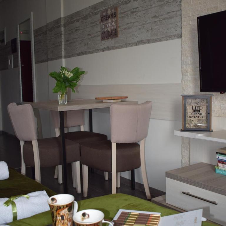 NATURA LUX MILMARI k 12 - Studio s King-sajz Krevetom i Sofom na Izvlačenje - 23