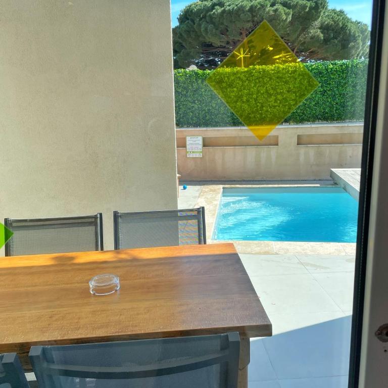 Hôtel Beau Soleil - Suite Junior - Vue sur Piscine - 4