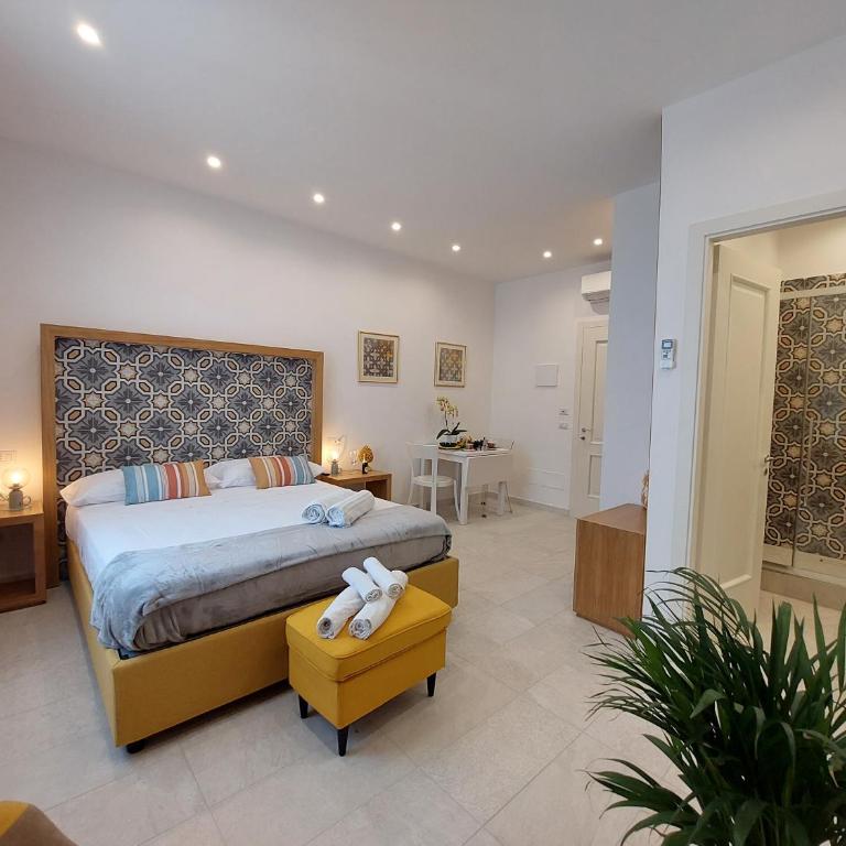 Mistral Luxury Suites - Ampia Camera Matrimoniale - 5