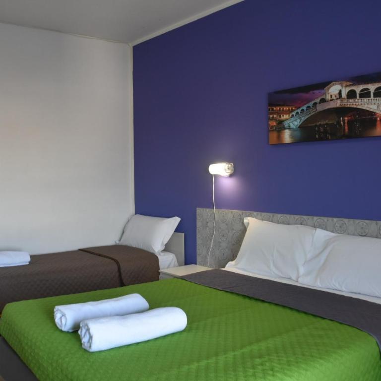 Venice Stay - Camera Tripla con Balcone - 5