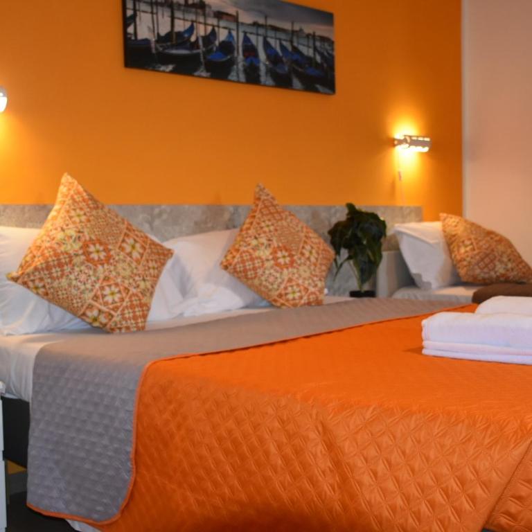 Venice Stay - Camera Quadrupla Economy con Bagno in Comune - 1