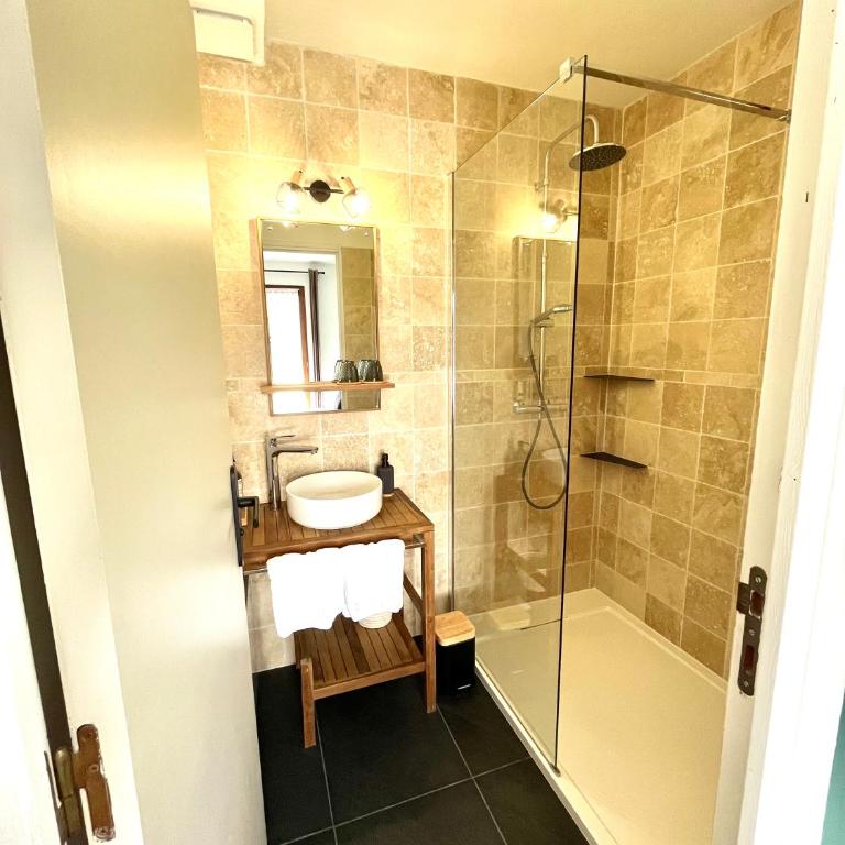 Hôtel les Chaumettes - Chambre Double avec petit balcon - 11