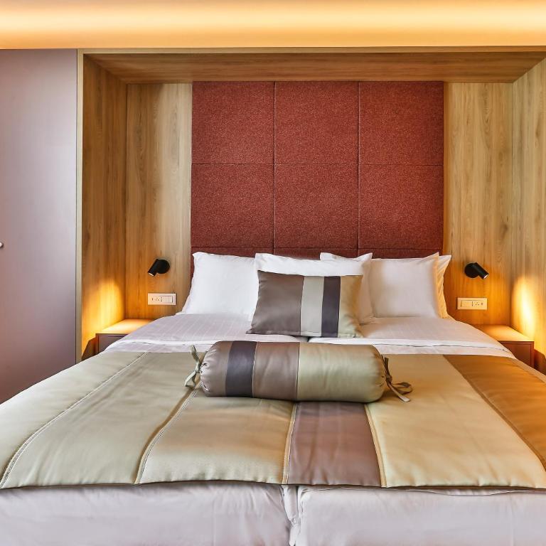 Carine Hotel Centar - Twin Room with Private Bathroom - 9