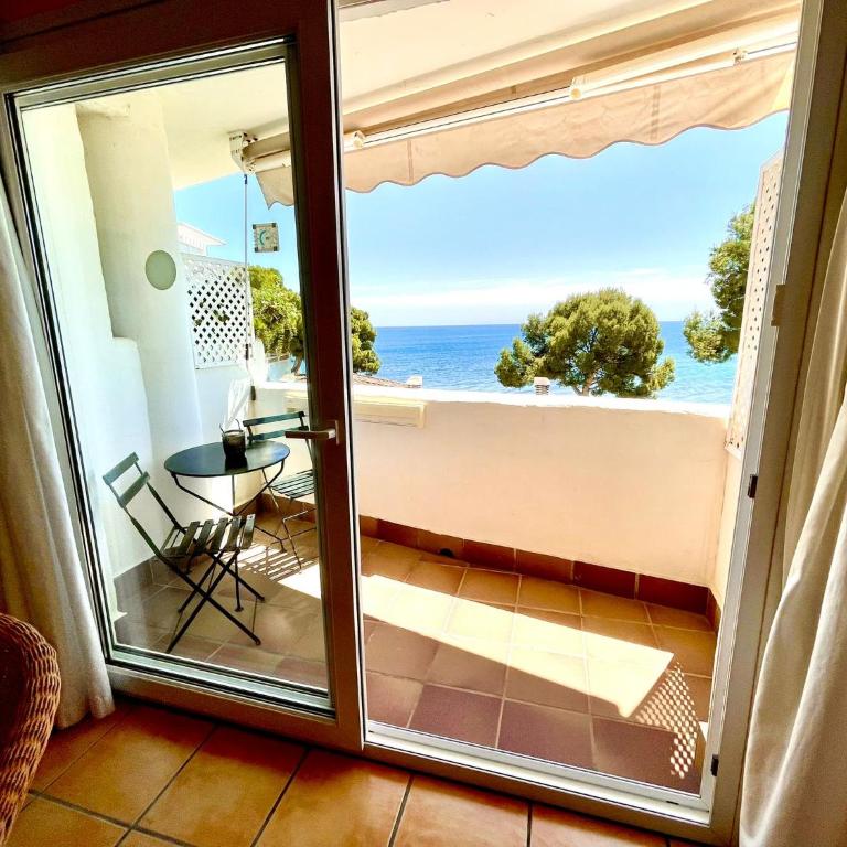 SOLETE - Apartamento con vistas, acceso directo al mar, piscina y parking by Redi - Apartamento con vistas al mar - 14