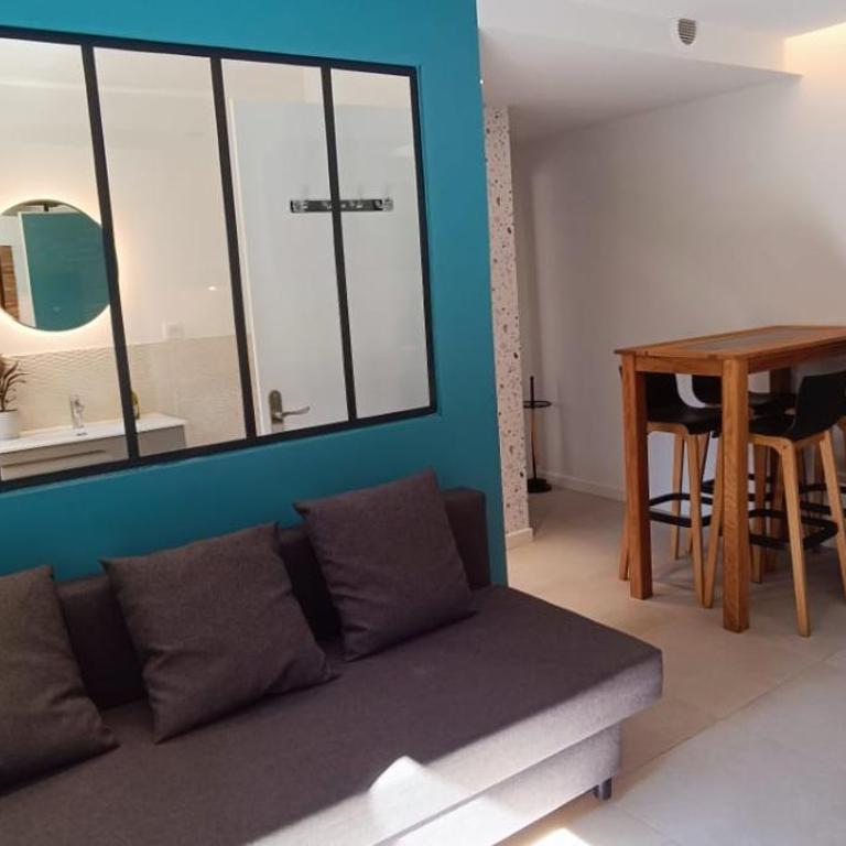 Superbe T2 avec grande terrasse en centre ville à 5 min à pieds des Arènes de Nîmes - Apartment mit 1 Schlafzimmer - 6