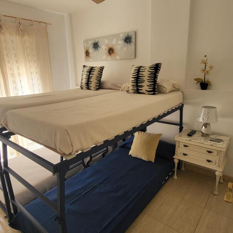 LUJOSO ADOSADO de TRES HABITACIONES en VERA PLAYA A 200 METROS DEL MAR - Casa de 3 dormitorios - 4