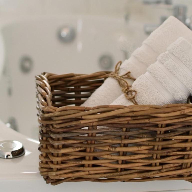 queen 24 - Double Room with Spa Bath - 43
