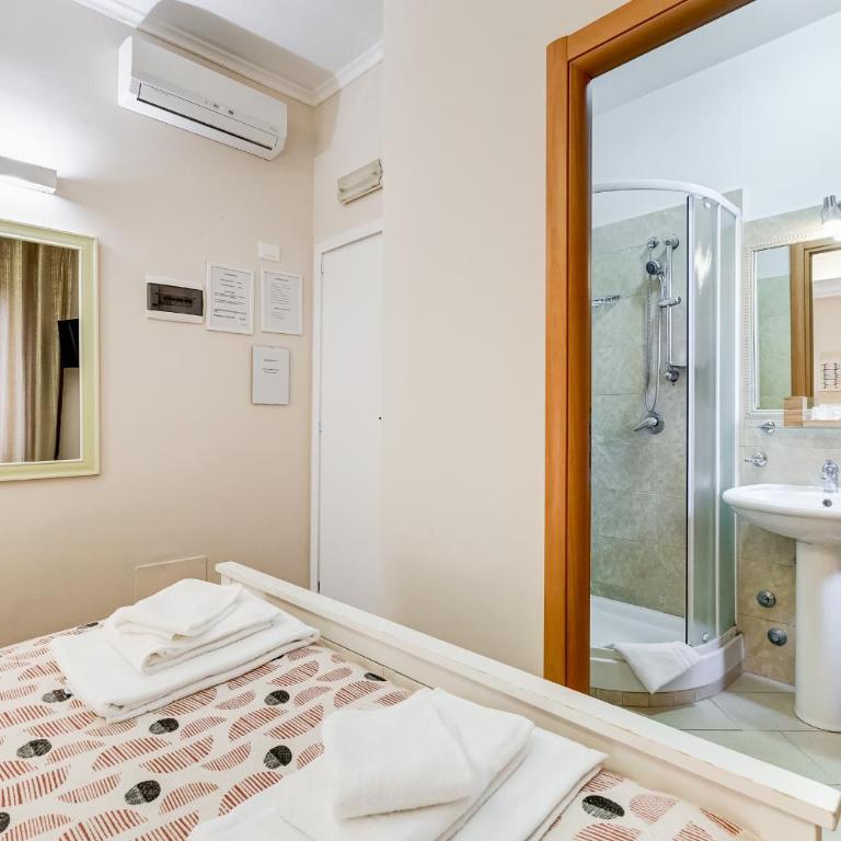 JMartins Roma Suites - Camera Matrimoniale con Bagno Privato - 12